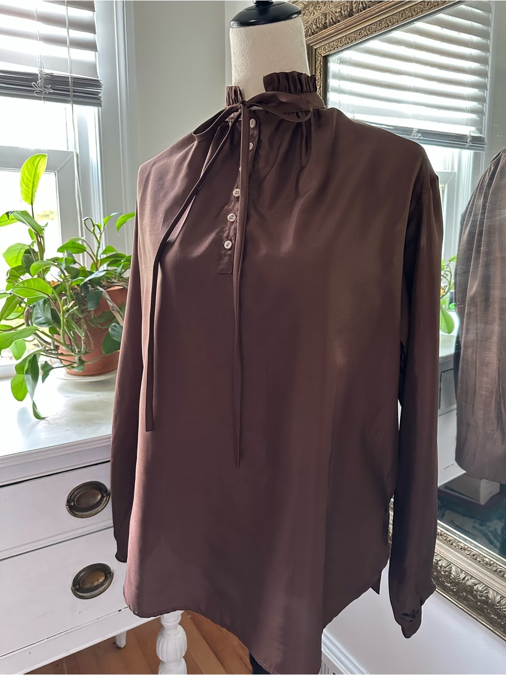 VTG chocolate brown blouse womens size 10 L Jones New York ruffles edwardiancore